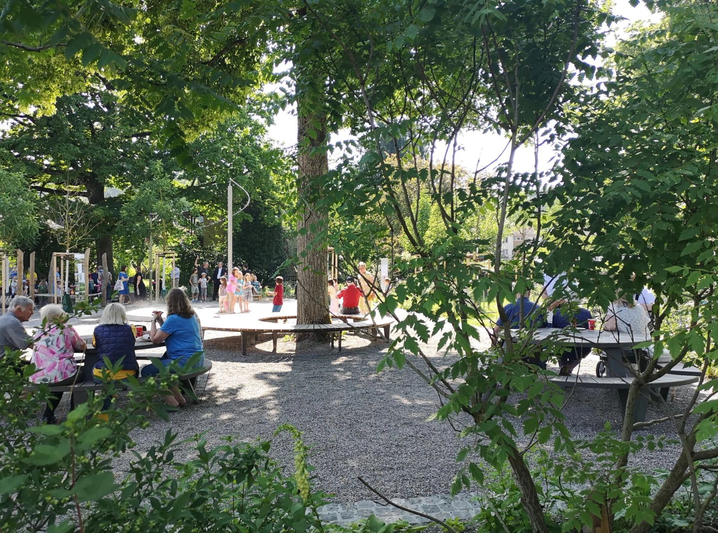 Landschaftsarchitektur Quartierplatz Schachen - Unterrütiweg, Winterthur